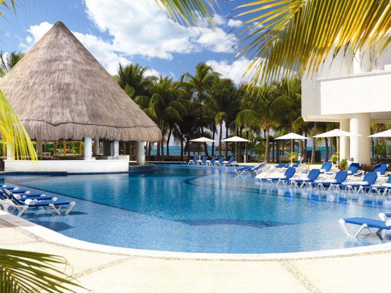 Isla Mujeres Palace