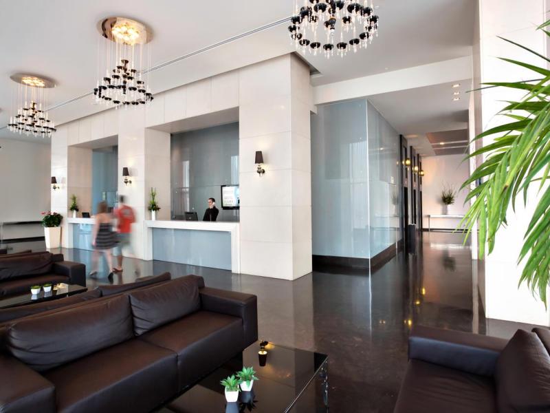 Island Luxurious Suites Hotel