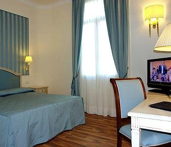 Italia Palace