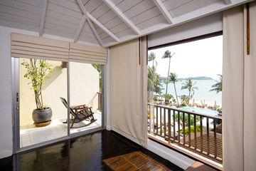 Iyara Beach Hotel & Plaza