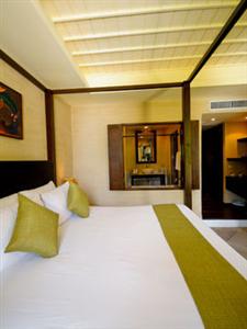 Iyara Beach Hotel & Plaza