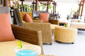 Iyara Beach Hotel & Plaza