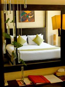 Iyara Beach Hotel & Plaza