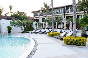 Iyara Beach Hotel & Plaza