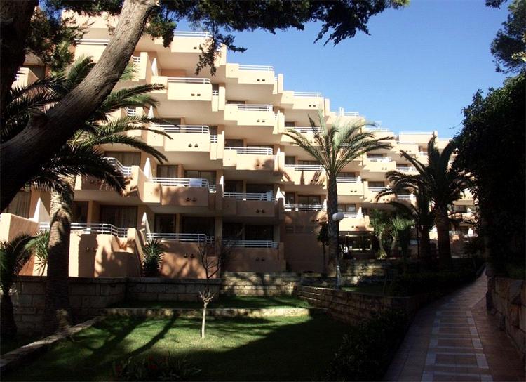 Fergus Style Cala Blanca Suites
