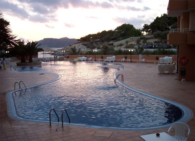 Fergus Style Cala Blanca Suites