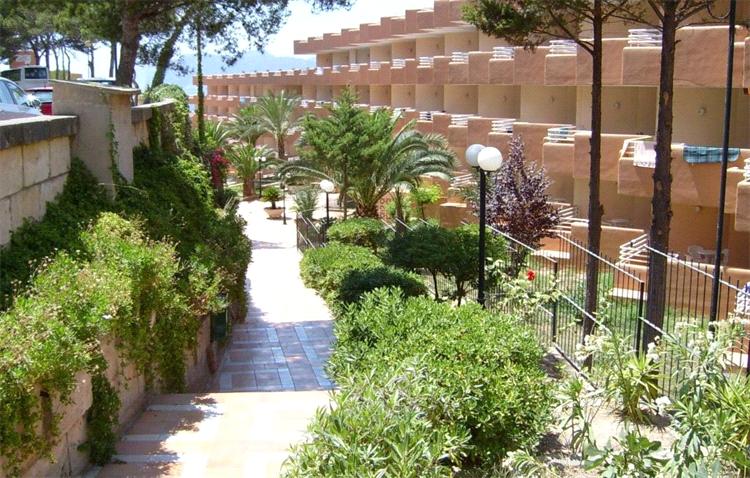 Fergus Style Cala Blanca Suites
