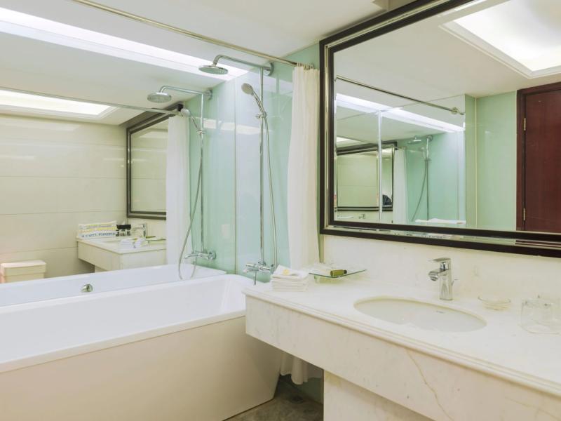 Jinnian Hotel