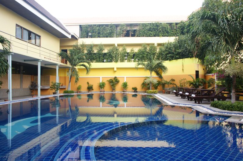 Jomtien Holiday Inn Hotel