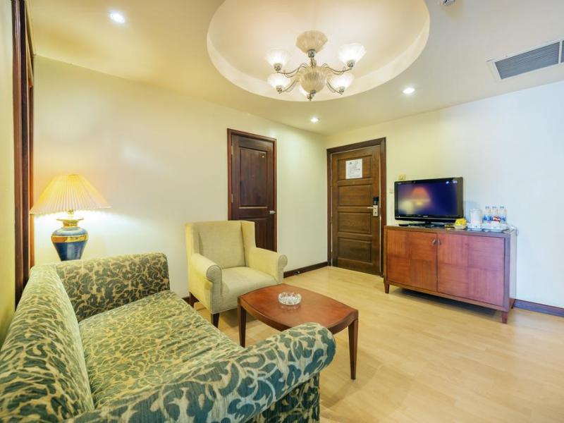 Jomtien Palm Beach Hotel & Resort