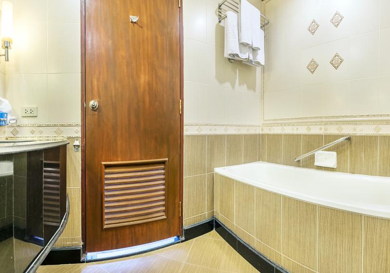 Jomtien Palm Beach Hotel & Resort