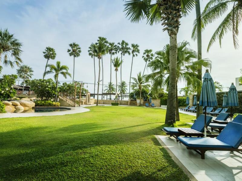 Jomtien Palm Beach Hotel & Resort