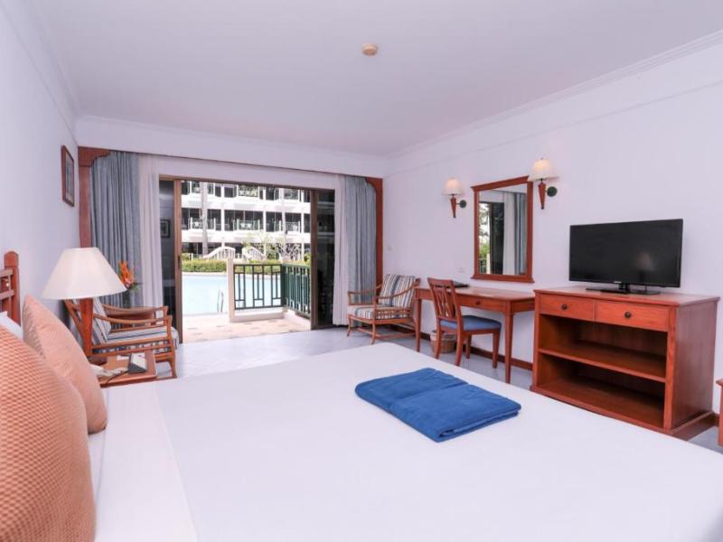 Amora Beach Resort Phuket