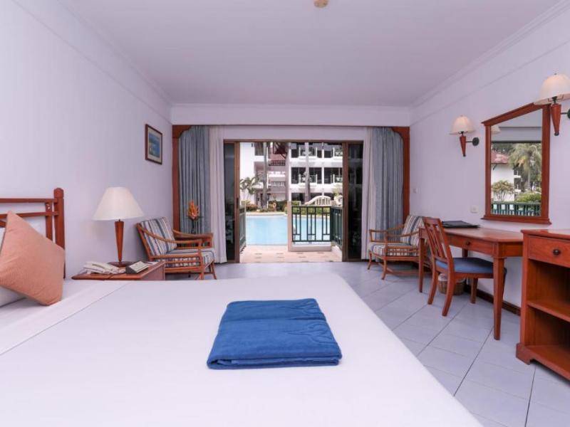 Amora Beach Resort Phuket