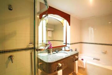 Отель Amora Beach Resort Phuket Таиланд, пляж Банг Тао, фото 3