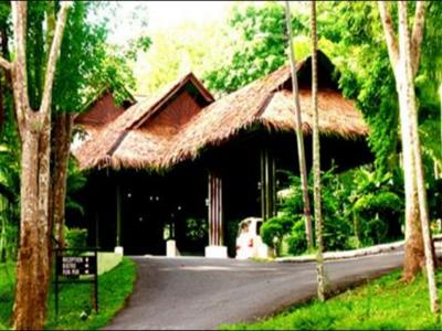 Kampung Tok Senik Resort