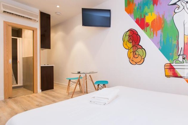 AinB Las Ramblas Colon Apartments