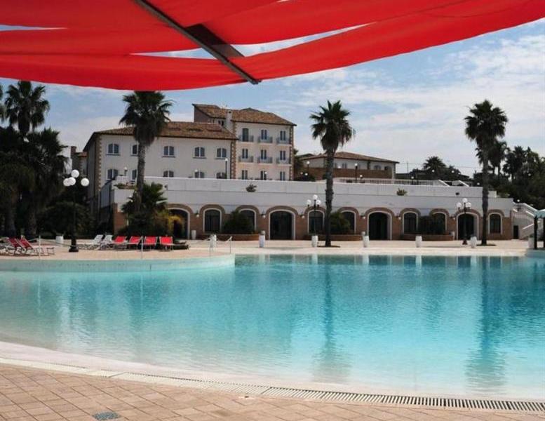 Blu Hotel Kaos