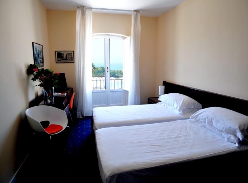 Blu Hotel Kaos