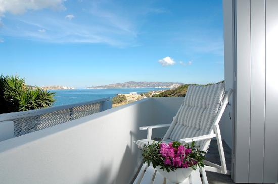 Kapetan Tasos Suites