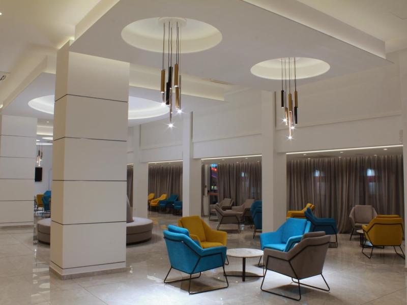 Kapetanios Bay Hotel