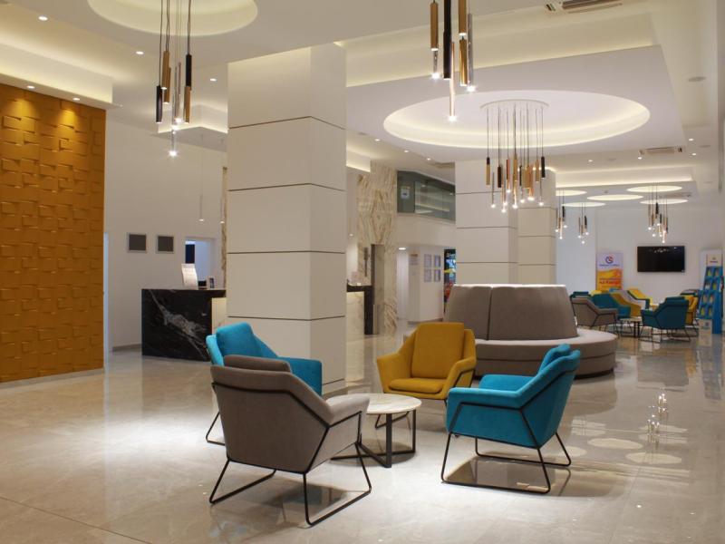 Kapetanios Bay Hotel