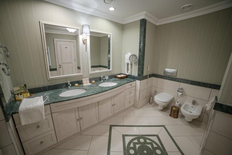 Karinna Hotel Convention Center & Spa