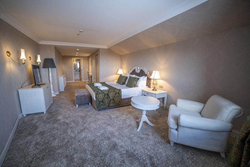 Karinna Hotel Convention Center & Spa