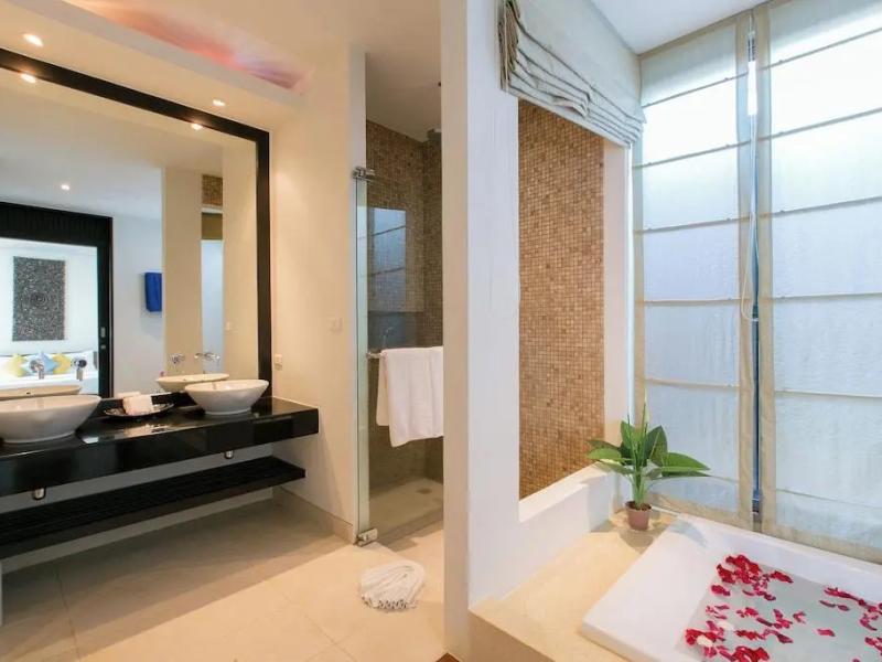 Kata Gardens Apartments