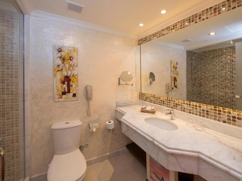 Amwaj Oyoun Resort & Casino