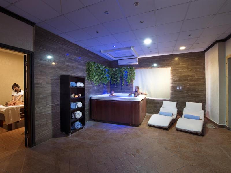 Amwaj Oyoun Resort & Casino