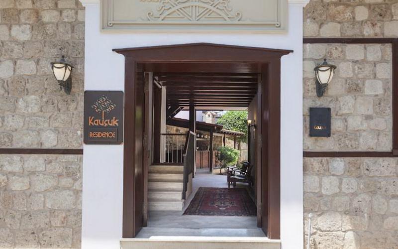 Kaucuk Residence