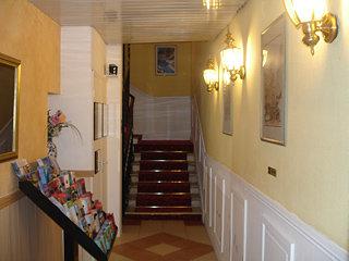 The Originals Boutique Hotel Le Seize Nice Centre (Qualys-Hotel)
