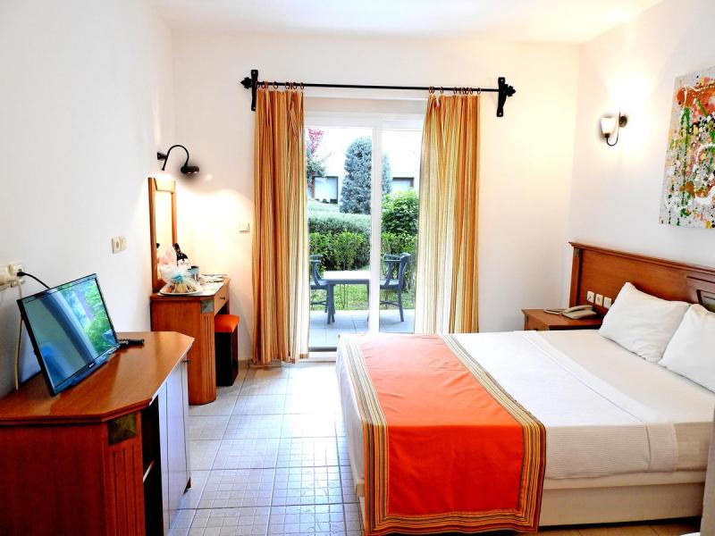 Tiana Beach Resort
