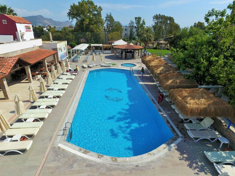 Tiana Beach Resort