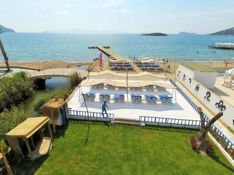 Tiana Beach Resort