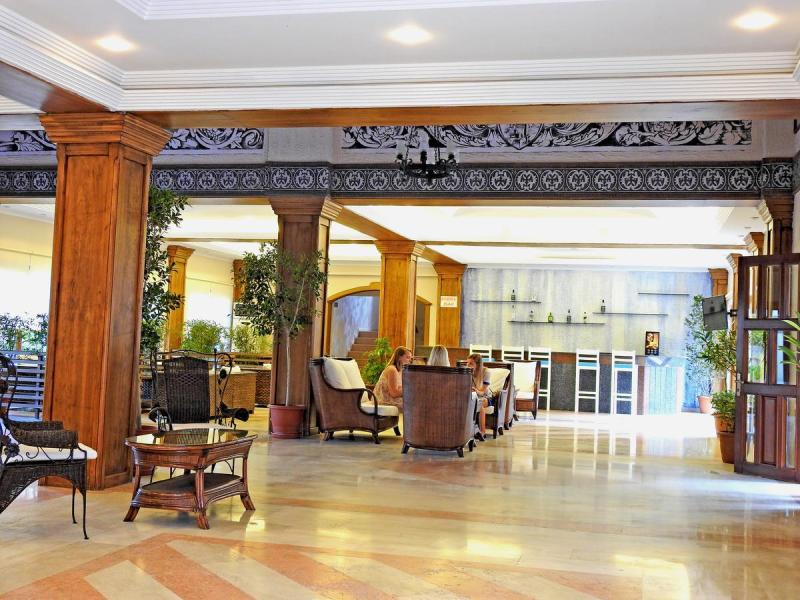 Tiana Beach Resort