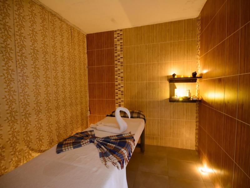 Tiana Beach Resort