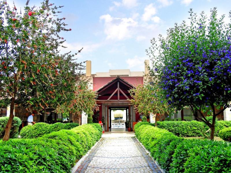 Tiana Beach Resort