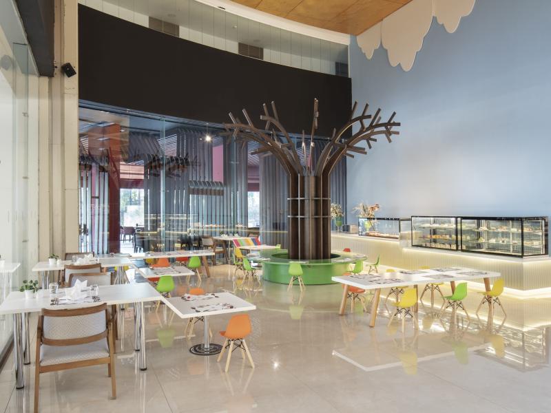 Nirvana Cosmopolitan Hotel