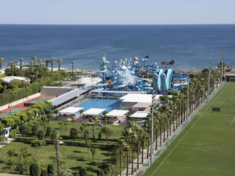 Nirvana Cosmopolitan Hotel