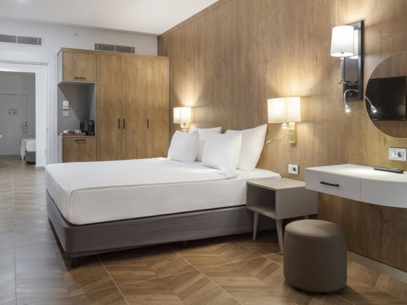 Nirvana Cosmopolitan Hotel