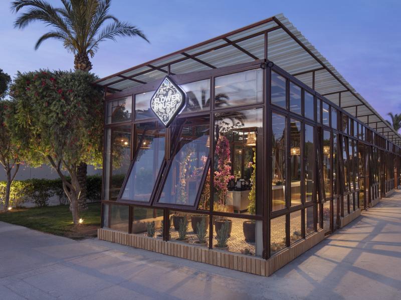 Nirvana Cosmopolitan Hotel