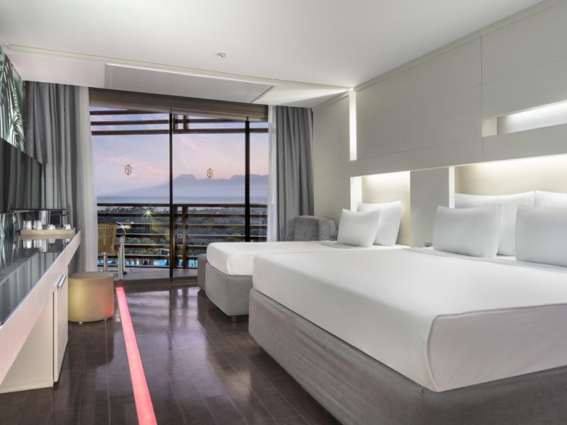 Nirvana Cosmopolitan Hotel