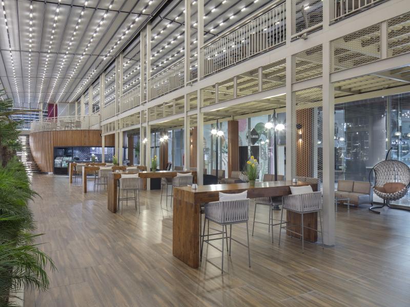 Nirvana Cosmopolitan Hotel