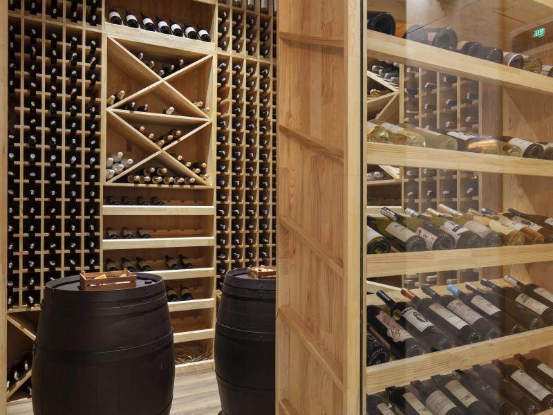 Nirvana Cosmopolitan Hotel