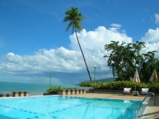 Khanom Golden Beach Hotel