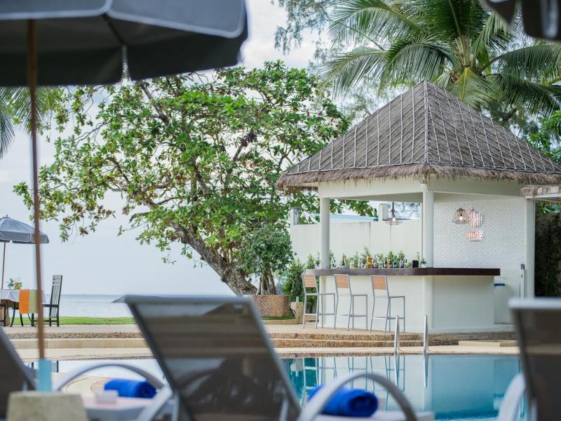 Hive Khaolak Beach Resort 
