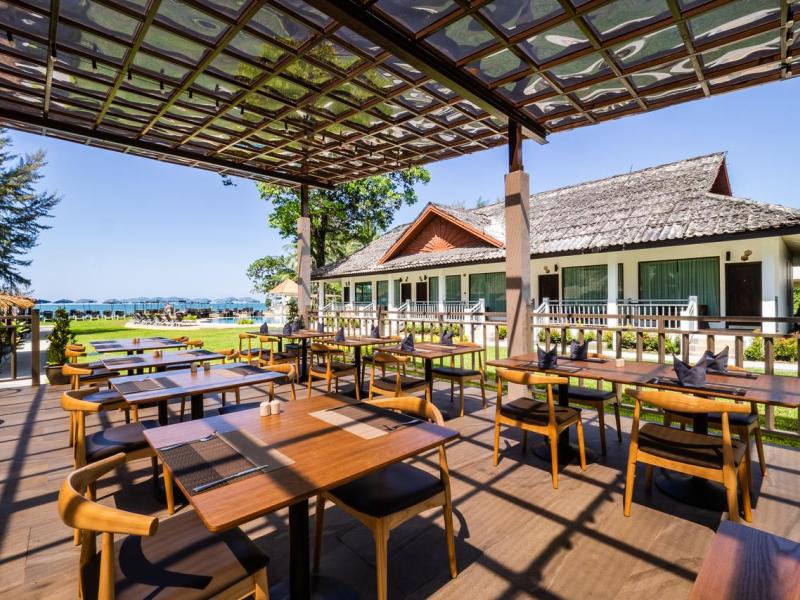 Hive Khaolak Beach Resort 