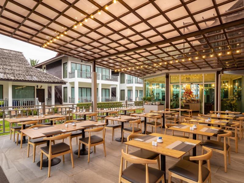 Hive Khaolak Beach Resort 